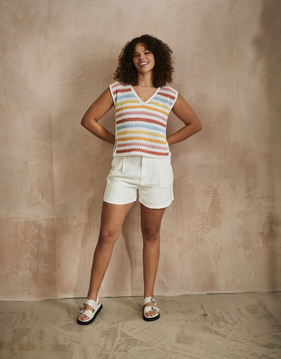 Sirdar - 10745 - Soft Skyline Top