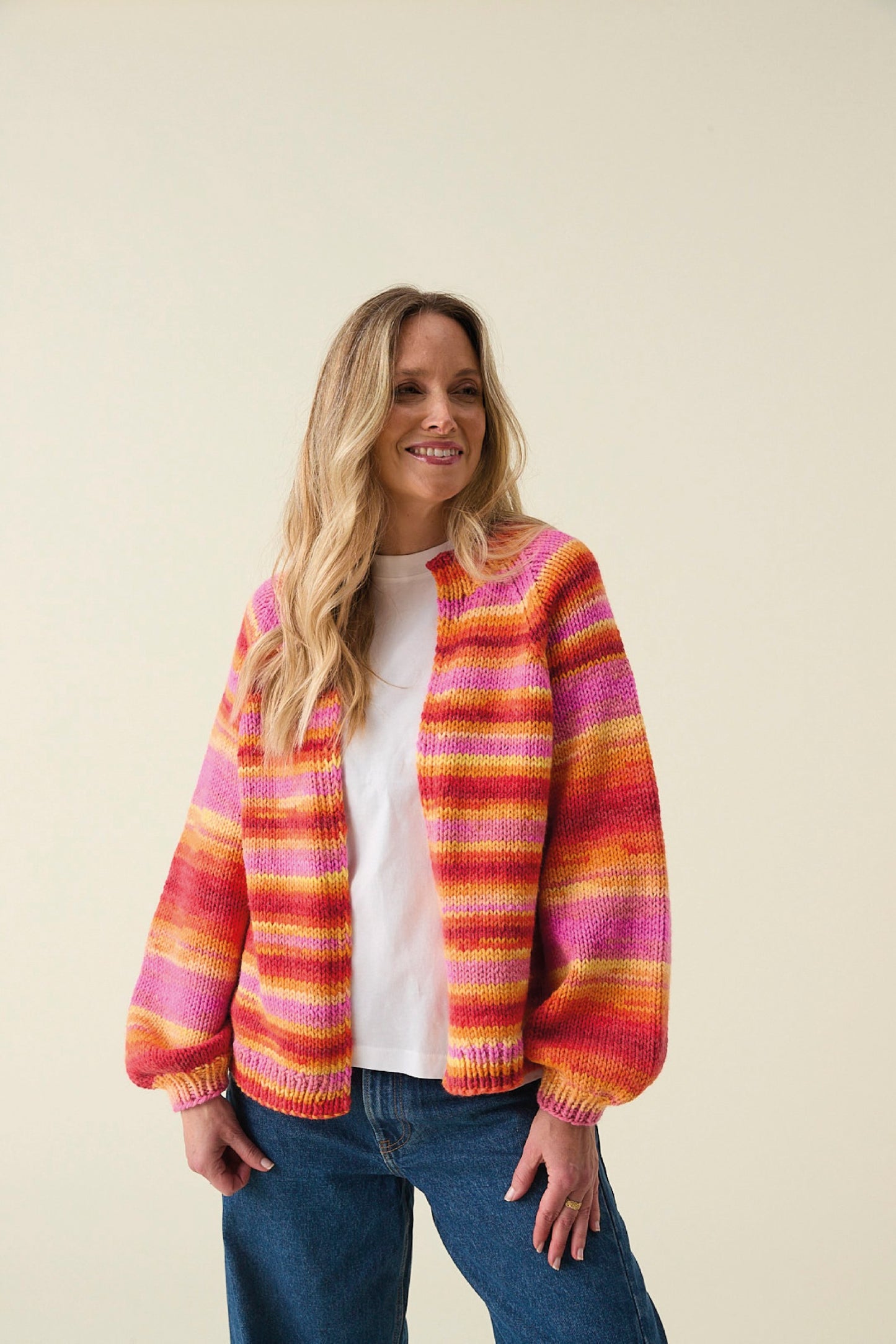 Hayfield Spirit Chunky - 10859 - One Piece raglan cardigan