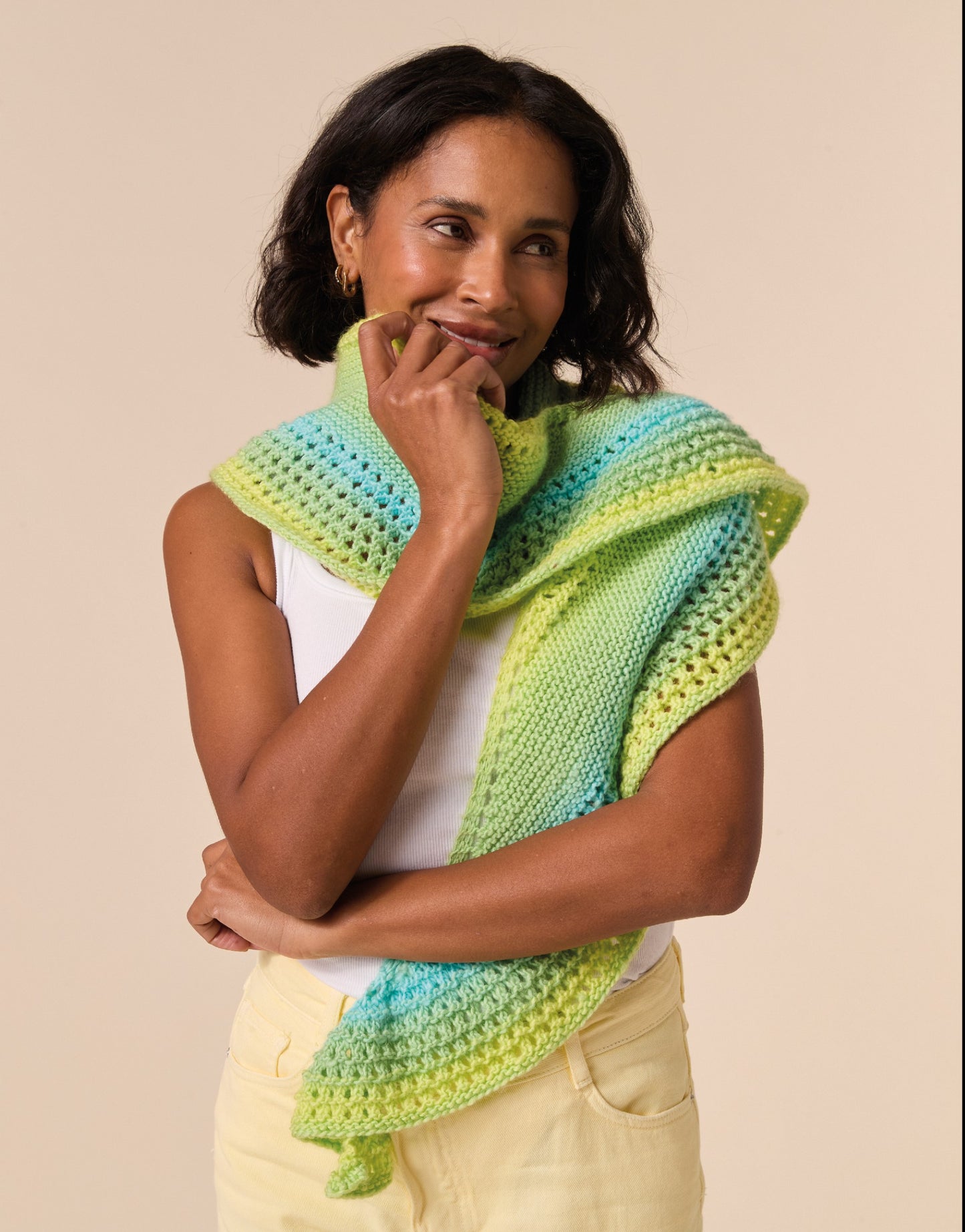 Sirdar - 10926 - Crescent Glow Shawl - Knit