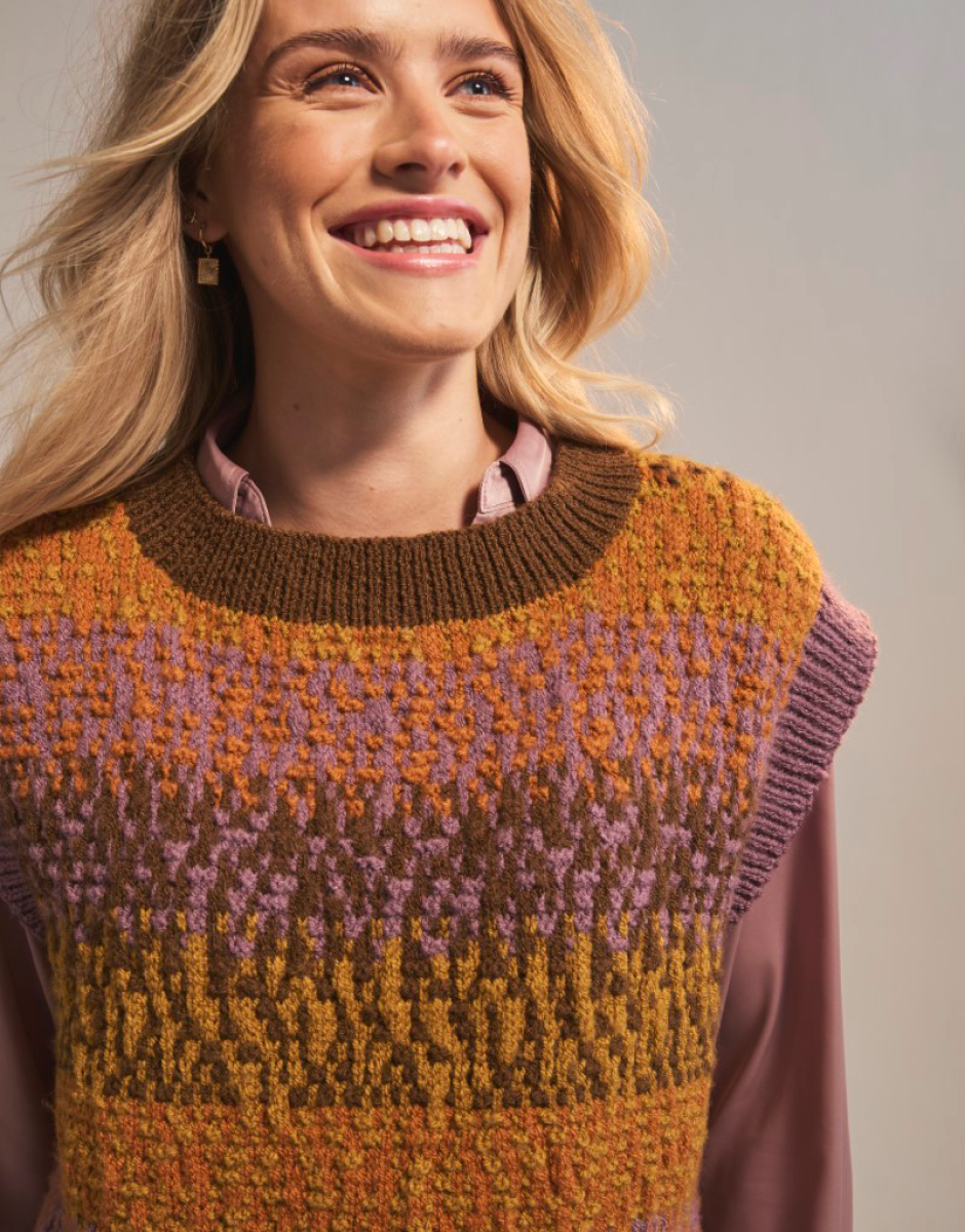 Sirdar - 10772 - Volcanic Vest - Loveful Acrylic DK