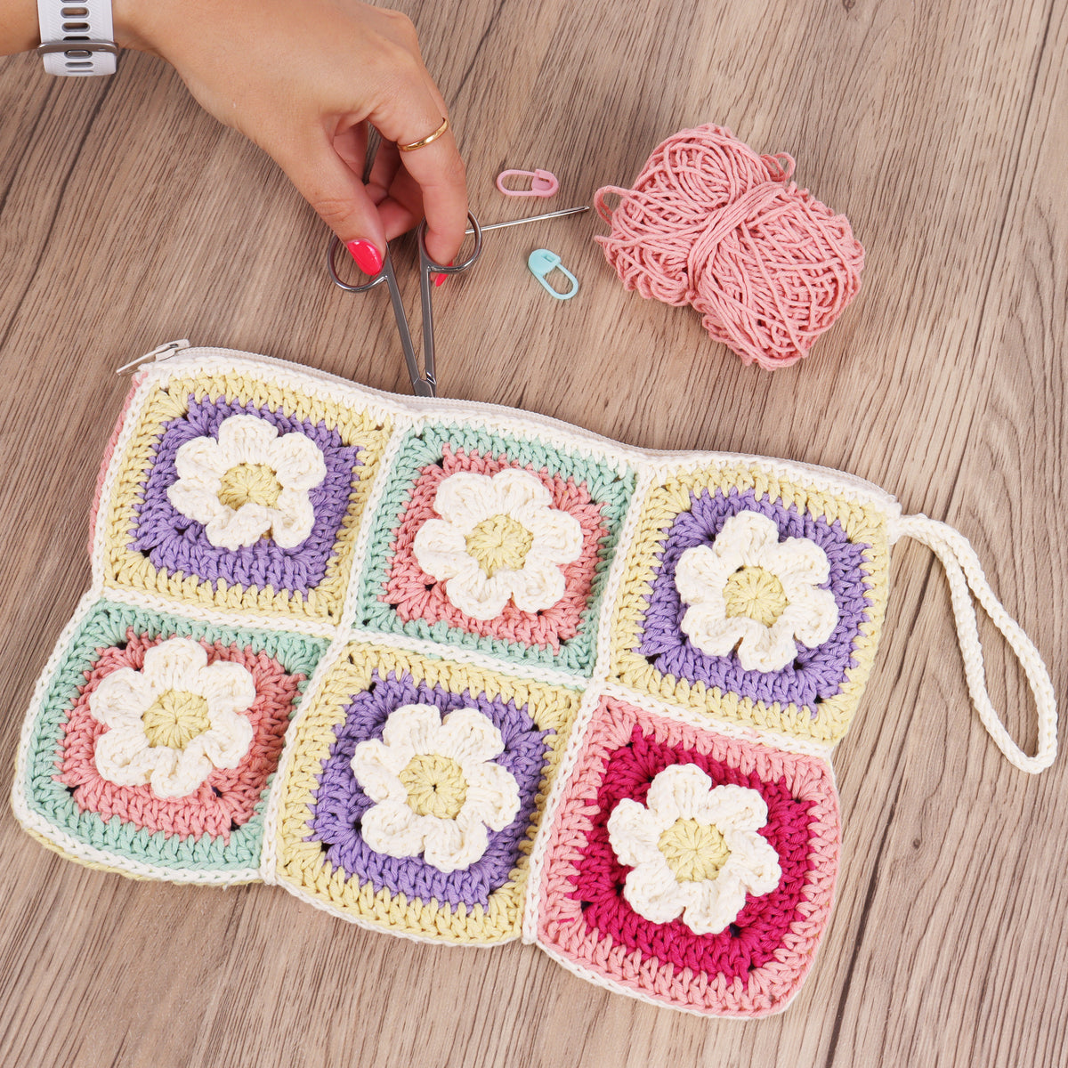 Granny Square Bag with Zip Crochet Kit