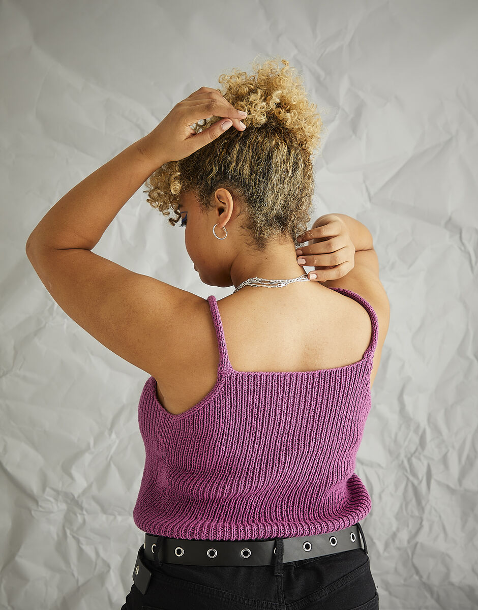 Sirdar - 10578 - Night Life Vest and Roll Neck