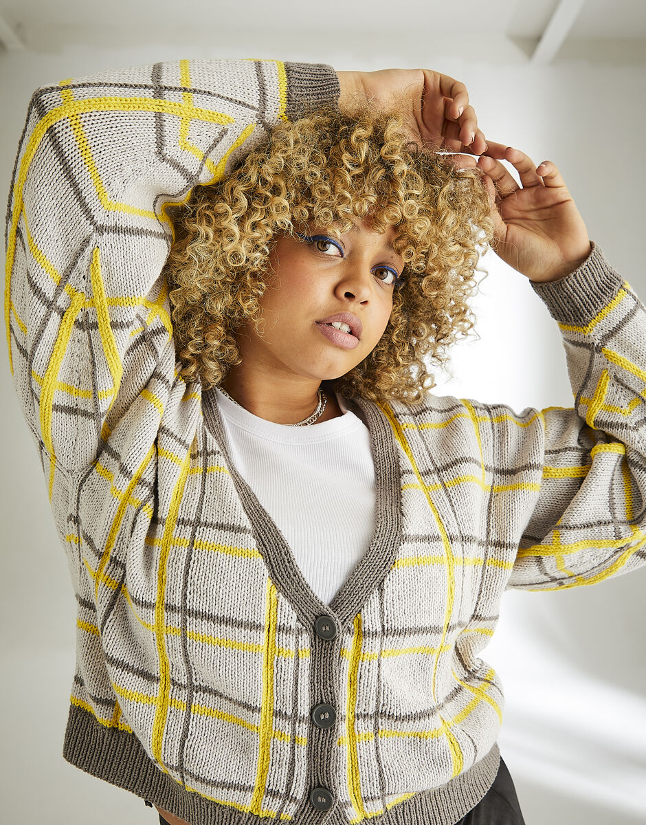 Sirdar - 10572 - Big City Cardigan