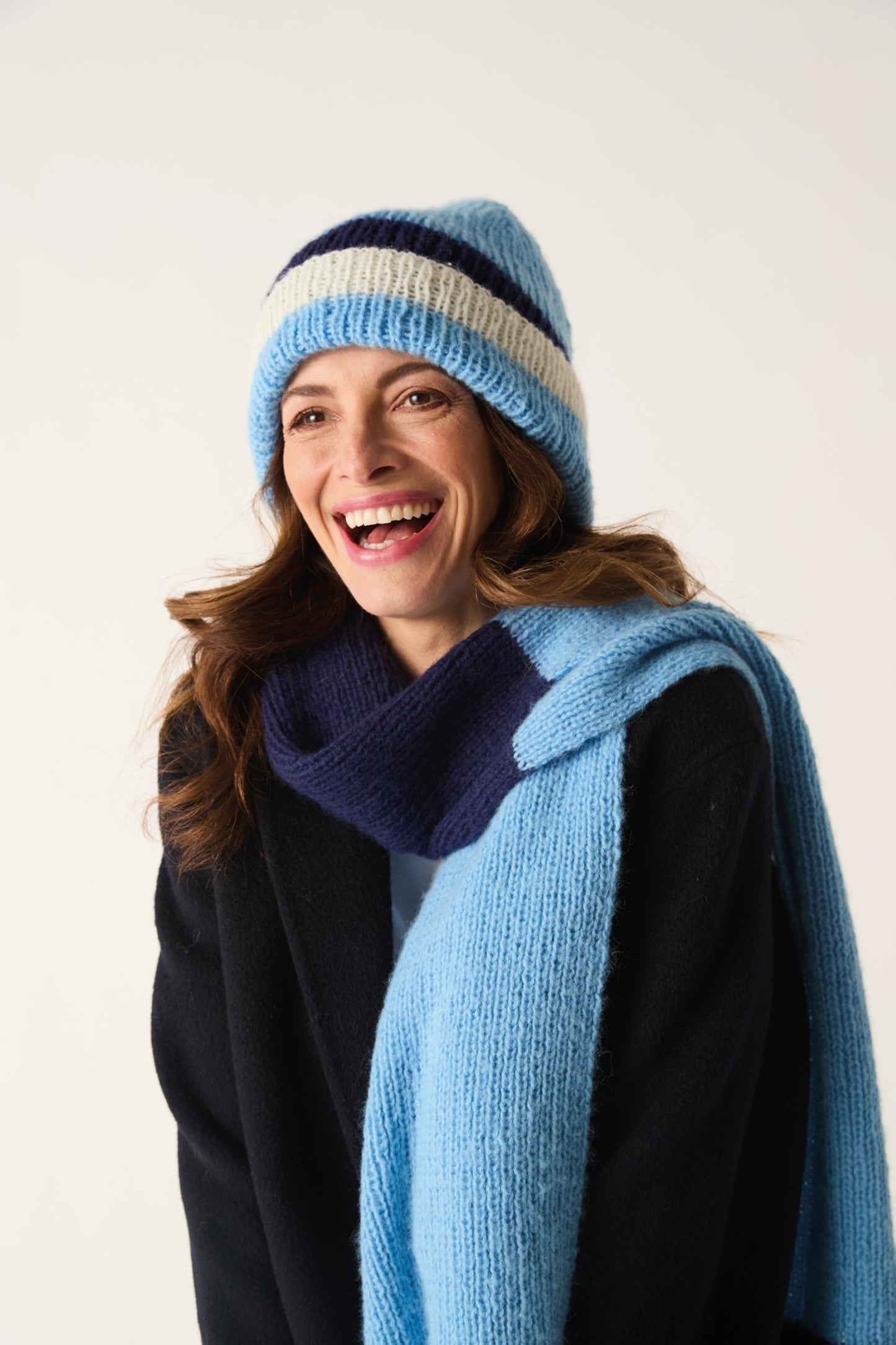 Sirdar Soft Down DK - 10886 - Wrap Me Up Scarf Set