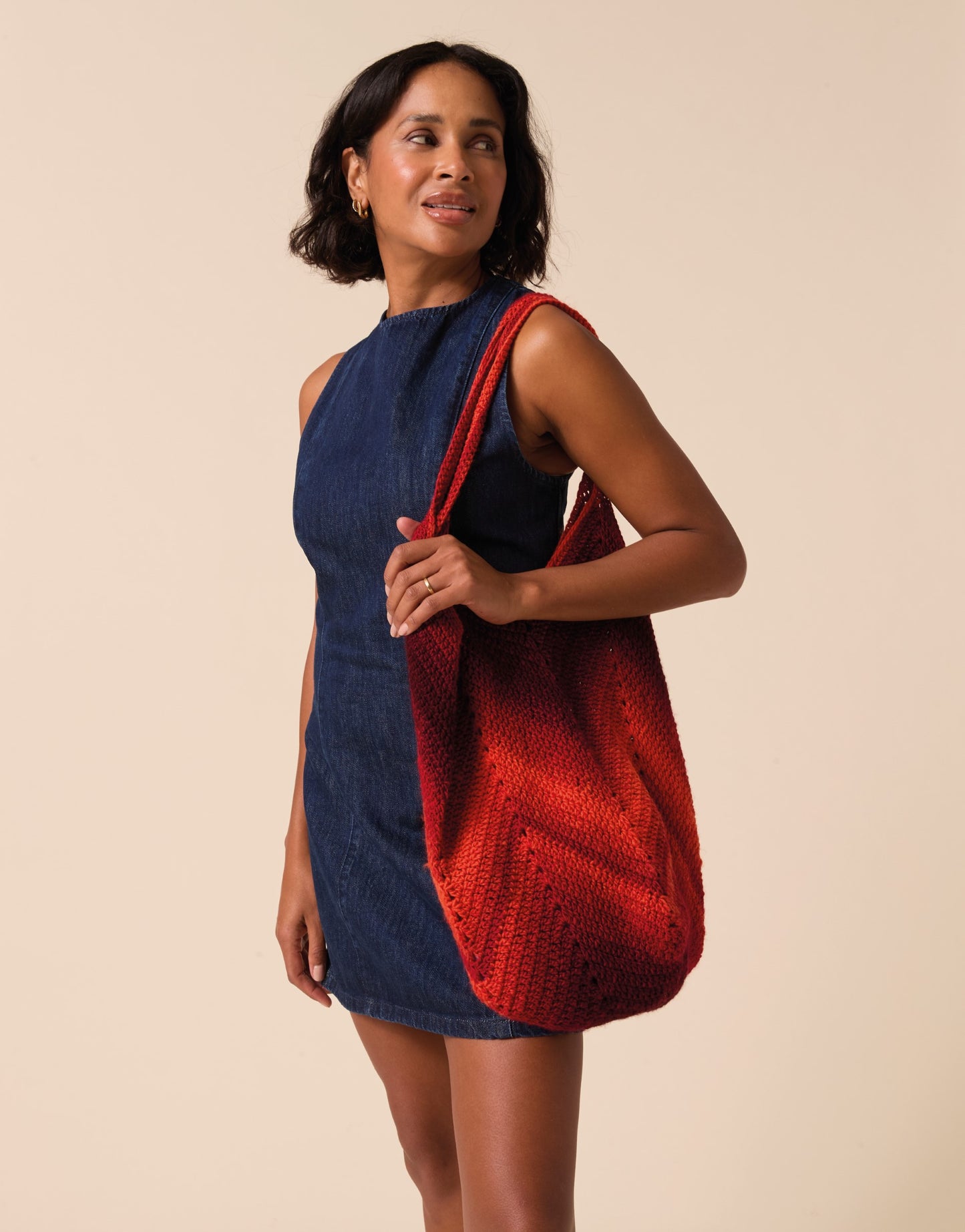 Sirdar - 10928 - Chevron Glow Crochet Tote - Crochet