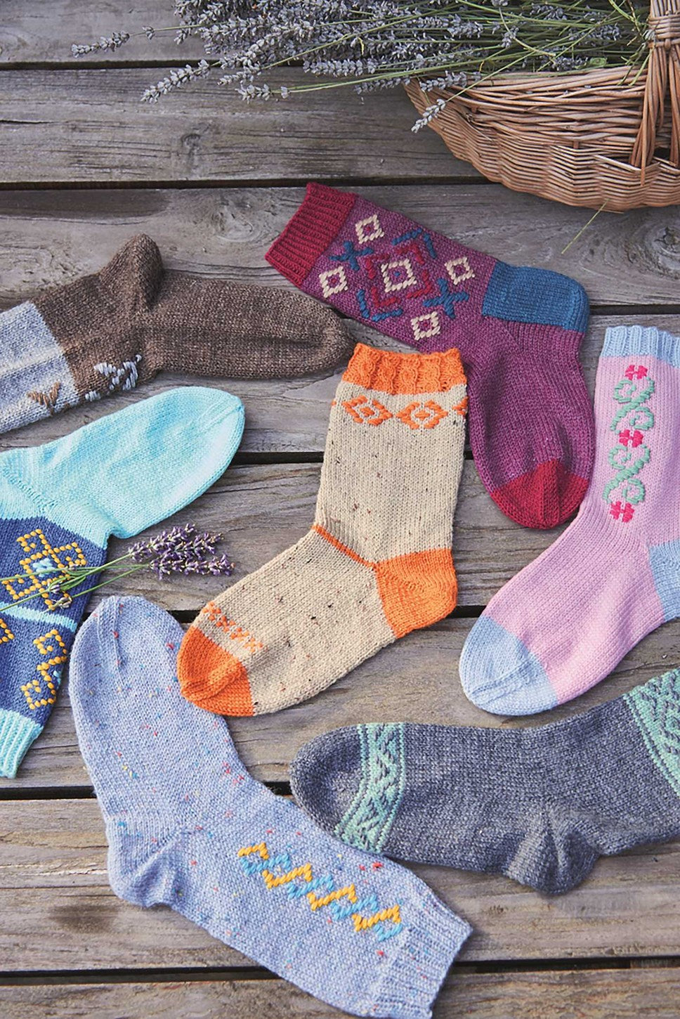 Roosimine Knitted Socks - Spice up your sock knitting with this easy-to-learn Estonian colorwork technique! by Sarah Prieur