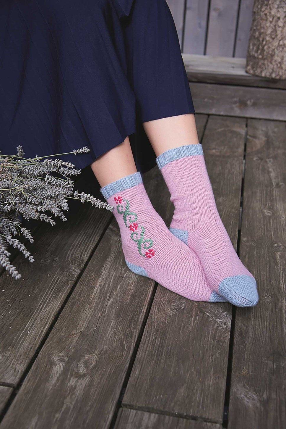 Roosimine Knitted Socks - Spice up your sock knitting with this easy-to-learn Estonian colorwork technique! by Sarah Prieur