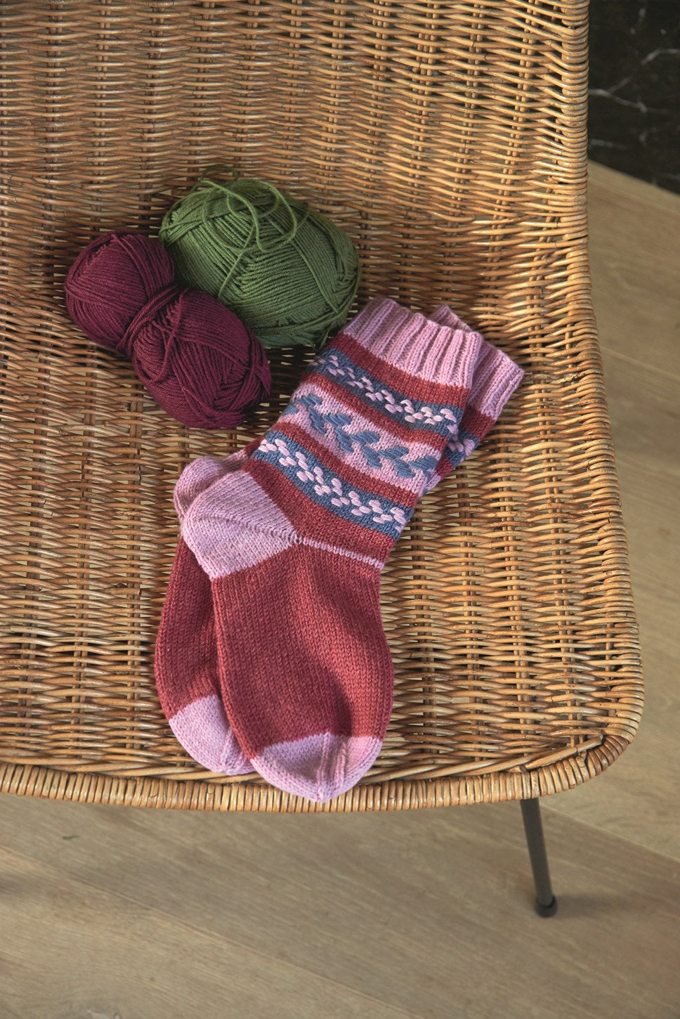 Roosimine Knitted Socks - Spice up your sock knitting with this easy-to-learn Estonian colorwork technique! by Sarah Prieur