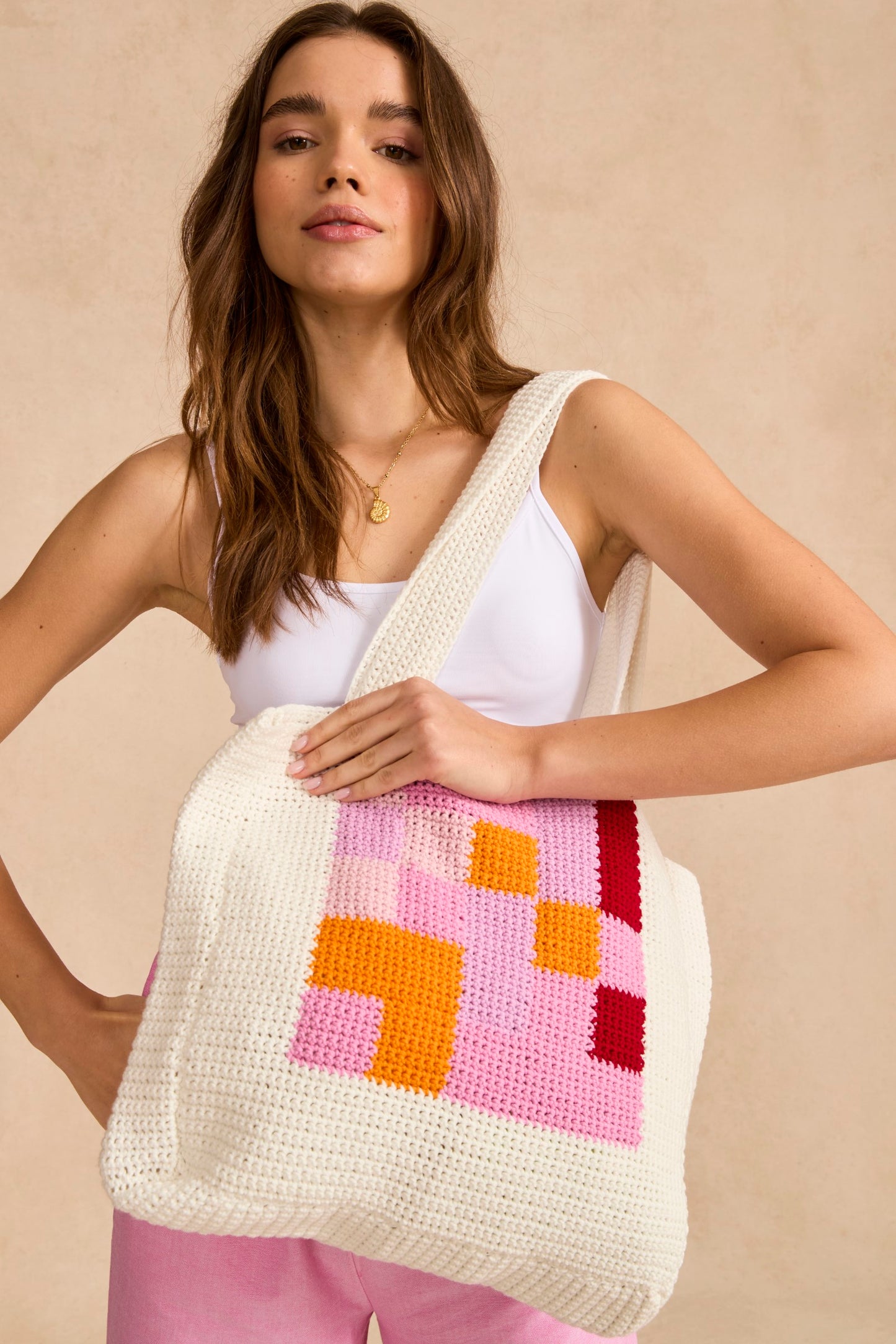 Sirdar - 10836 - All's Square in Love and Totes Shopper bag - Crochet