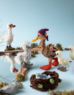 Crochet Fairy Tales: Animal Fables - Over 40 fantastical patterns by Kerry Lord