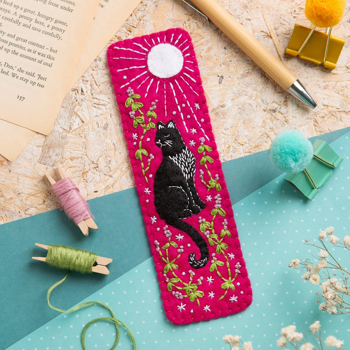 Hawthorn Handmade -  Bookmark Felt Craft Kit for Beginners