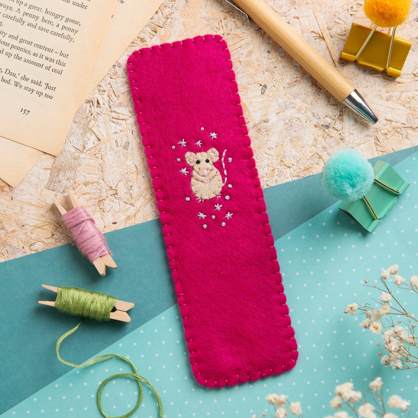 Hawthorn Handmade -  Bookmark Felt Craft Kit for Beginners