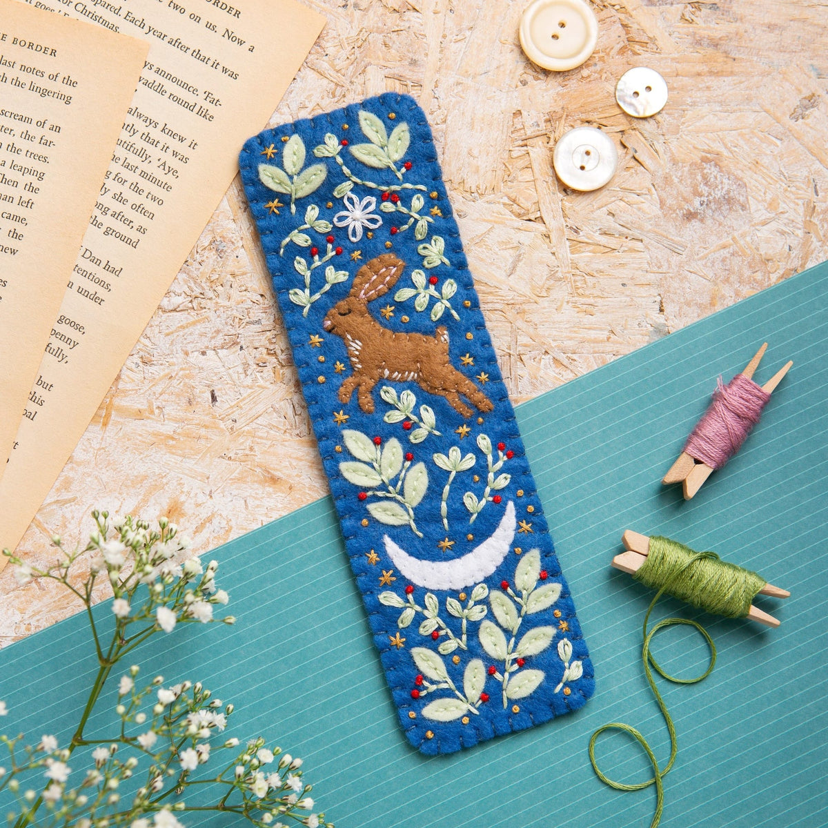 Hawthorn Handmade -  Bookmark Felt Craft Kit for Beginners
