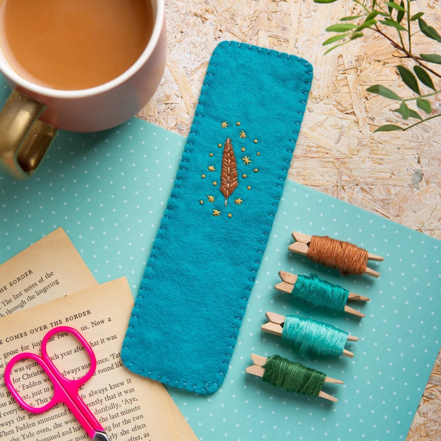 Hawthorn Handmade -  Bookmark Felt Craft Kit for Beginners