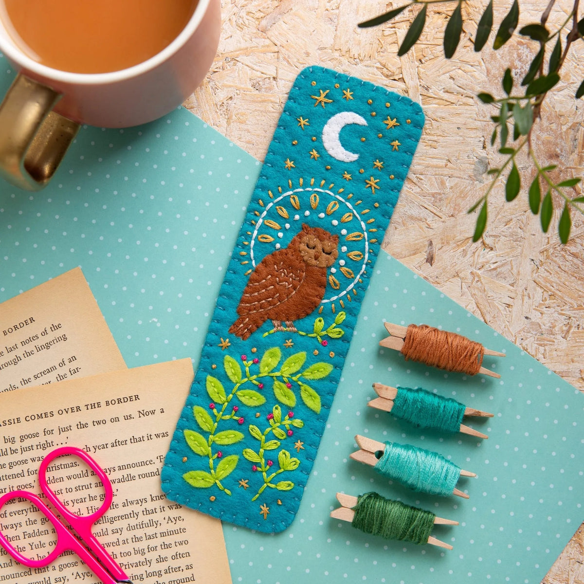Hawthorn Handmade -  Bookmark Felt Craft Kit for Beginners