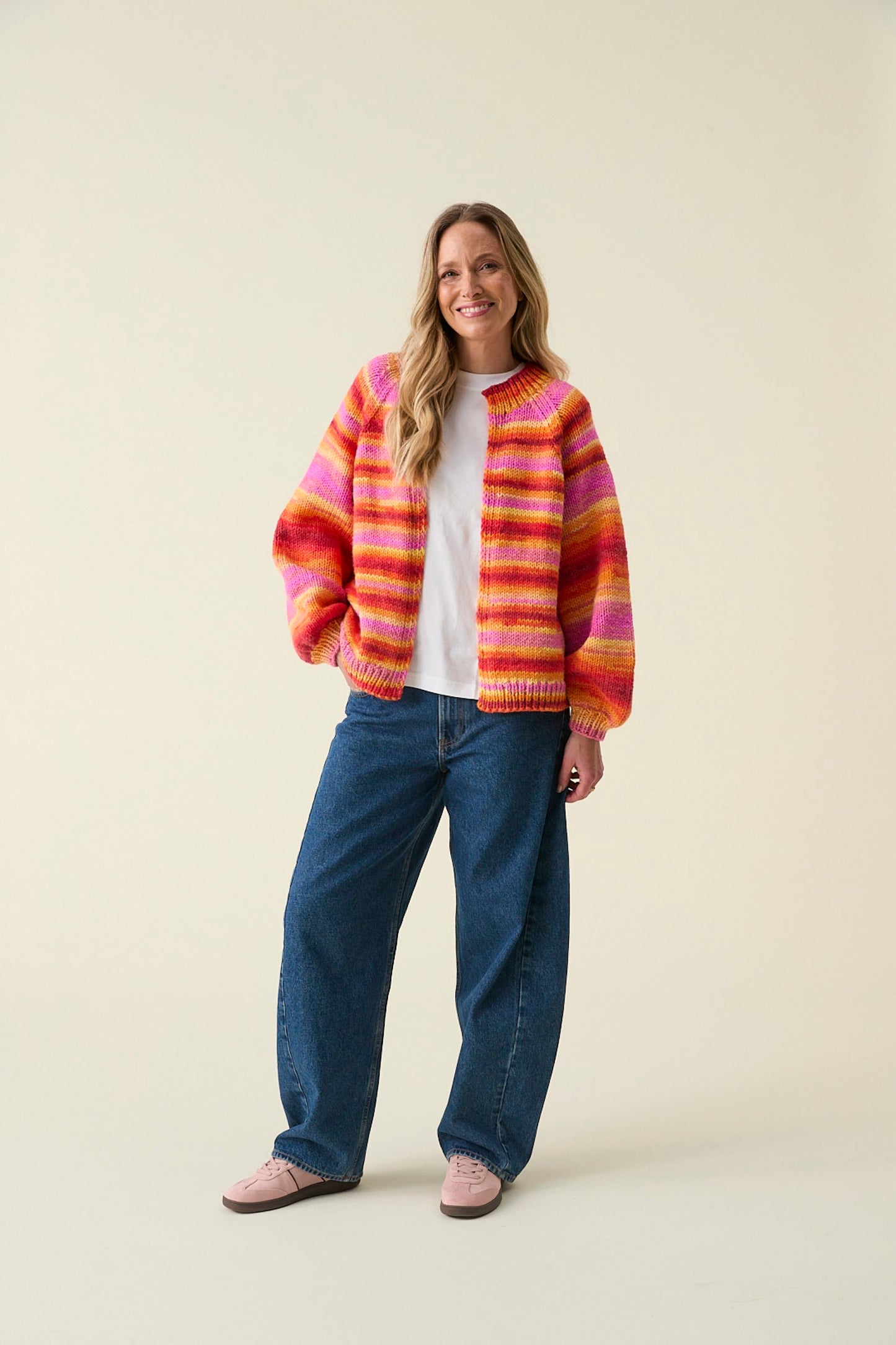 Hayfield Spirit Chunky - 10859 - One Piece raglan cardigan