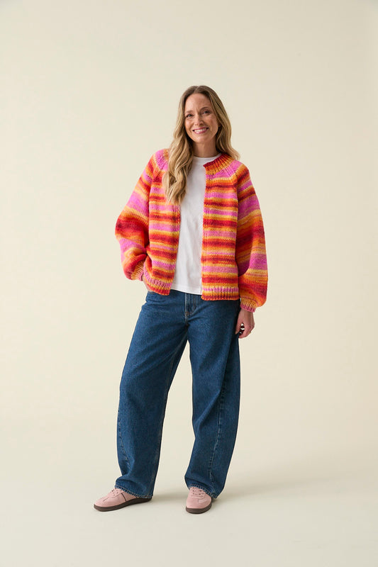 Hayfield Spirit Chunky - 10859 - One Piece raglan cardigan
